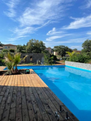 studio au calme avec piscine